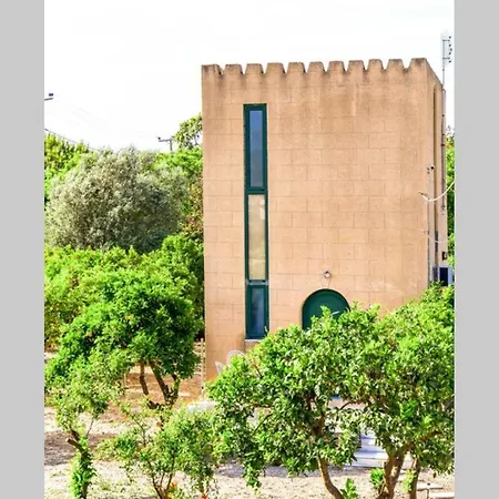 The Tower With The Orange Tree Garden بيت للعطل إياليسوس