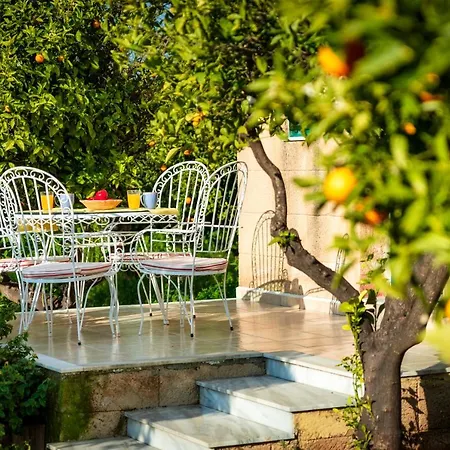 بيت للعطل The Tower With The Orange Tree Garden *